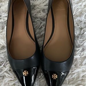 Tory Burch Size 8.5 Everly Pointed Toe Flat